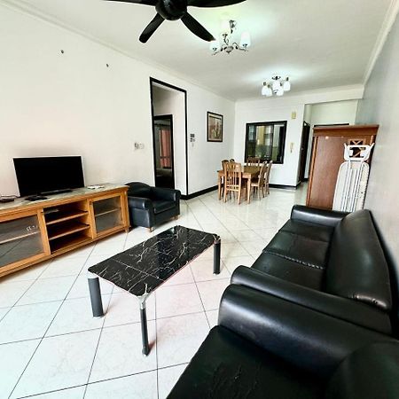 Marina Court Vacation Home 3 Bedrooms - Kota Kinabalu Ngoại thất bức ảnh