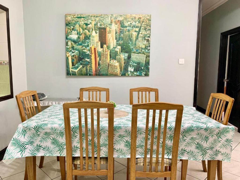 Marina Court Vacation Home 3 Bedrooms - Kota Kinabalu Ngoại thất bức ảnh