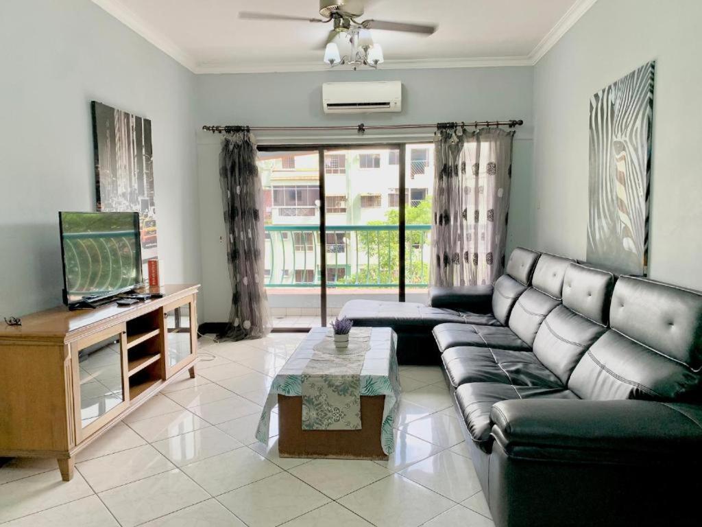 Marina Court Vacation Home 3 Bedrooms - Kota Kinabalu Ngoại thất bức ảnh