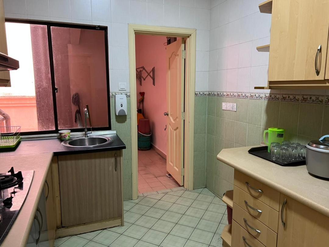 Marina Court Vacation Home 3 Bedrooms - Kota Kinabalu Ngoại thất bức ảnh