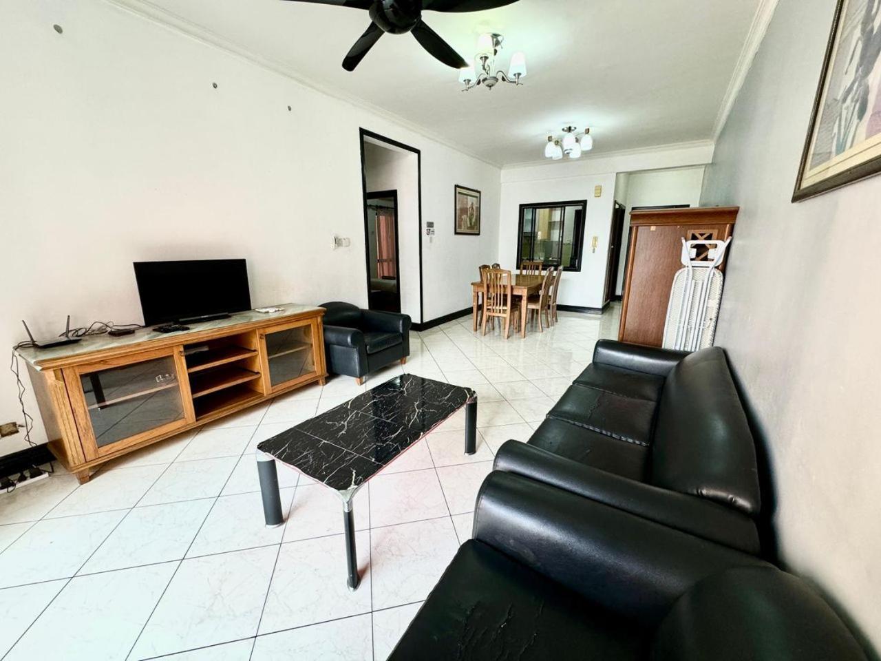 Marina Court Vacation Home 3 Bedrooms - Kota Kinabalu Ngoại thất bức ảnh
