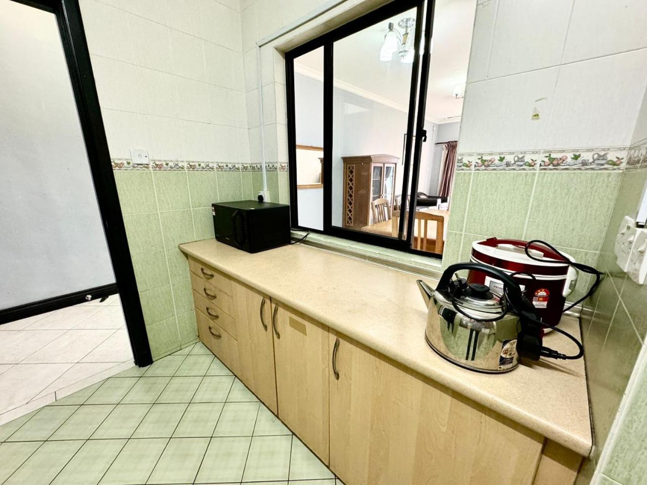 Marina Court Vacation Home 3 Bedrooms - Kota Kinabalu Ngoại thất bức ảnh